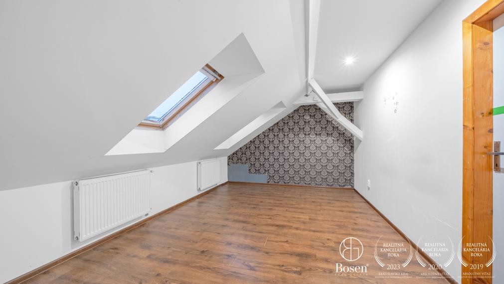 BOSEN | Exkluzívne: Obchodný priestor a 4-izbový byt pod jednou strechou – Opoj