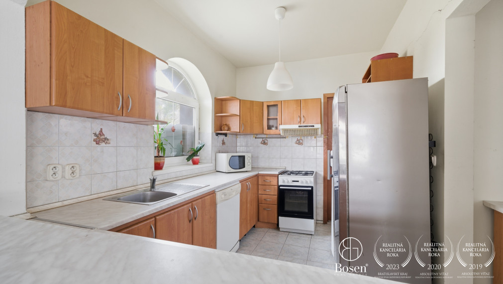 BOSEN | VÝNIMOČNÁ NEHNUTEĽNOSŤ s potenciálom, Kyselica