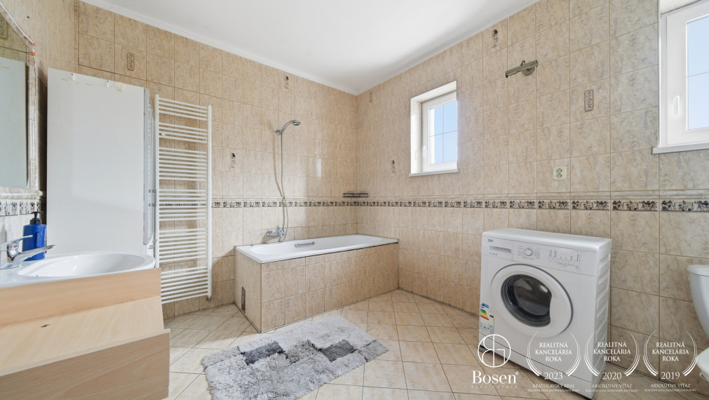 BOSEN | VÝNIMOČNÁ NEHNUTEĽNOSŤ s potenciálom, Kyselica