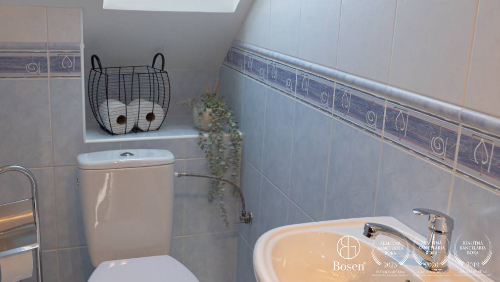 BOSEN | Veľkoryso riešený 5 izbový rodinný dom s bazénom