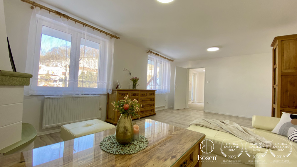 BOSEN| Veľkometrážny 2 izbový byt s vlastnou predzáhradkou