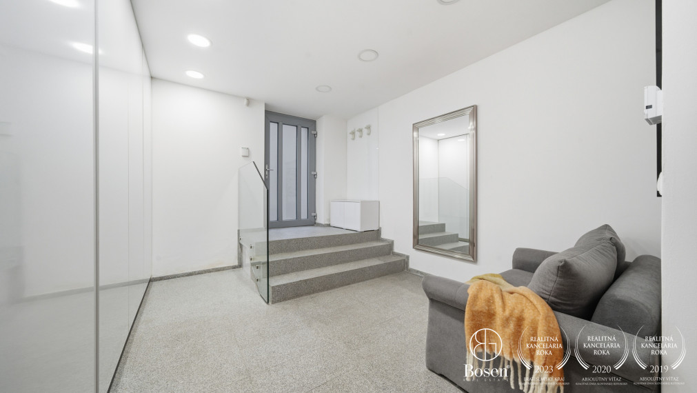 BOSEN | Priestranný 3 izbový byt v Starom Meste - Kozia ulica
