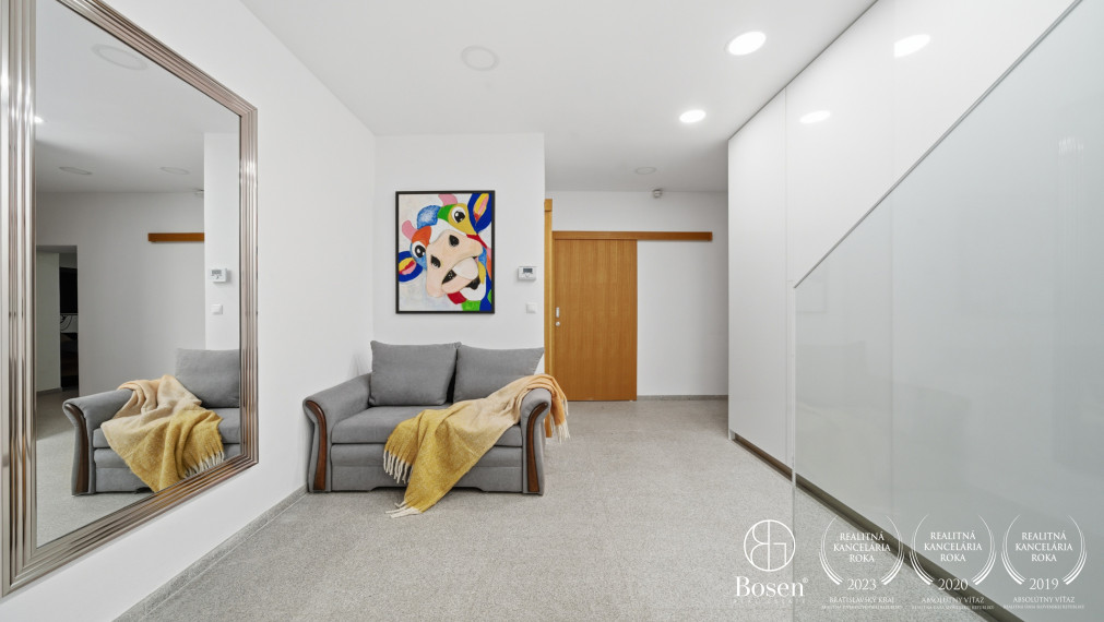 BOSEN | Priestranný 3 izbový byt v Starom Meste - Kozia ulica