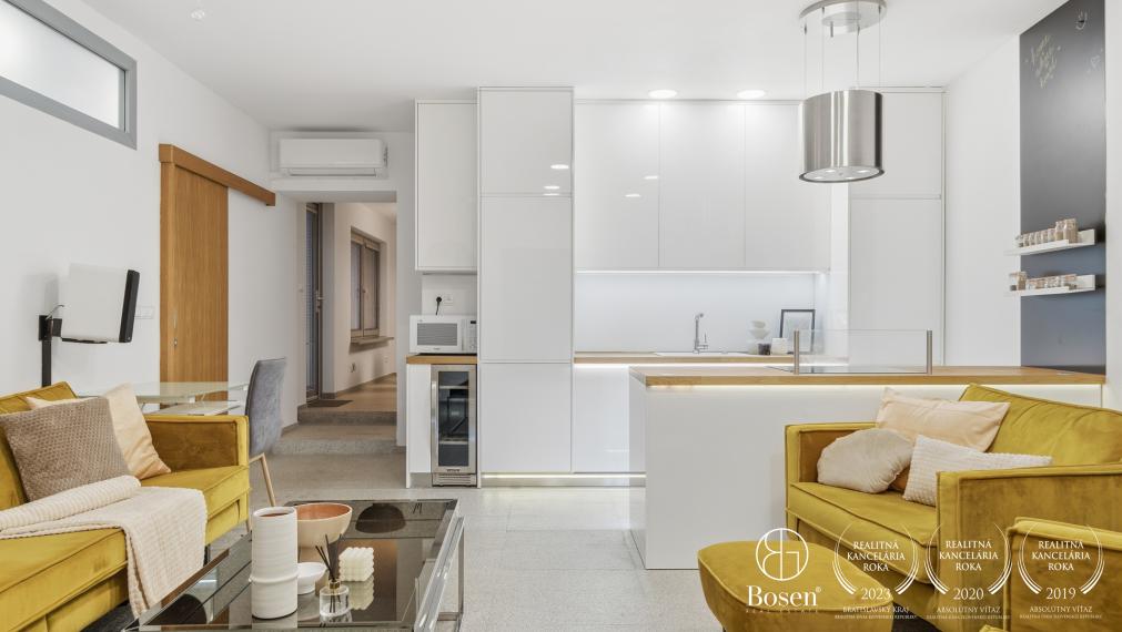 BOSEN | Priestranný 3 izbový byt v Starom Meste - Kozia ulica