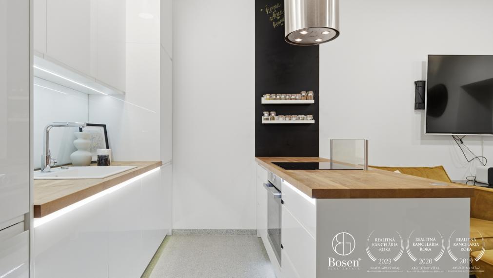 BOSEN | Priestranný 3 izbový byt v Starom Meste - Kozia ulica