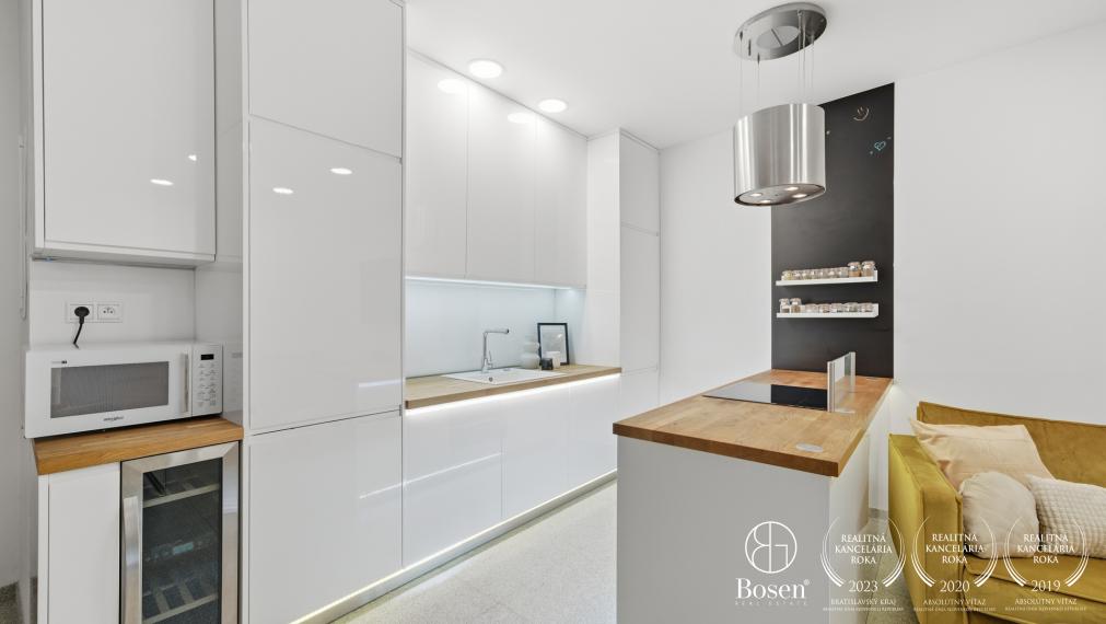 BOSEN | Priestranný 3 izbový byt v Starom Meste - Kozia ulica