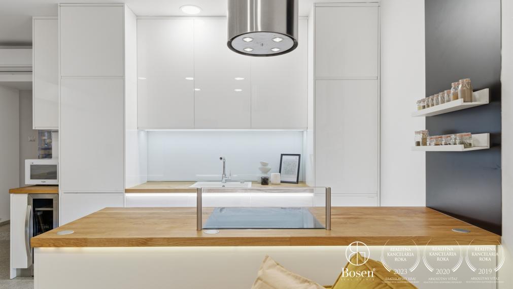 BOSEN | Priestranný 3 izbový byt v Starom Meste - Kozia ulica