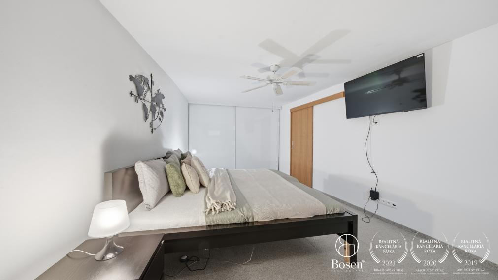 BOSEN | Priestranný 3 izbový byt v Starom Meste - Kozia ulica