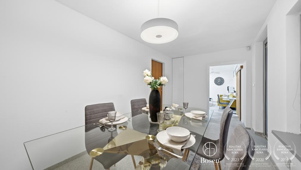 BOSEN | Priestranný 3 izbový byt v Starom Meste - Kozia ulica