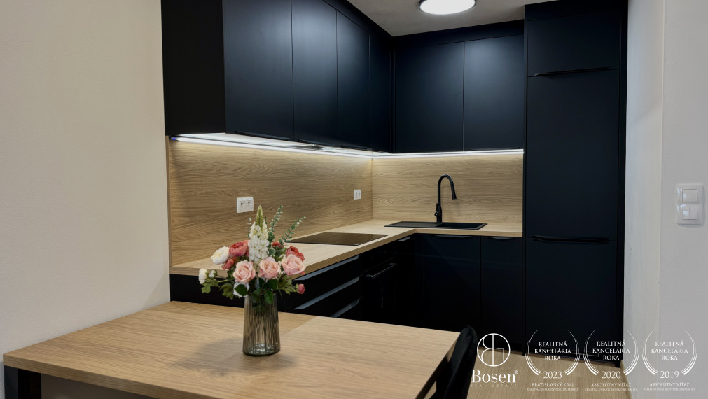 BOSEN | Na prenájom kompletne zariadený 2 izbový byt s loggiou, Trenčín - Na pažiti