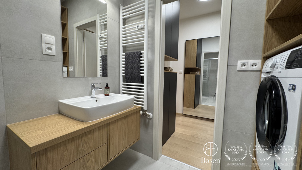 BOSEN | Na prenájom kompletne zariadený 2 izbový byt s loggiou, Trenčín - Na pažiti