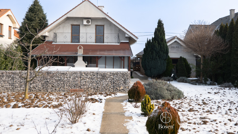 BOSEN | Veľkoryso riešený 5 izbový rodinný dom s bazénom