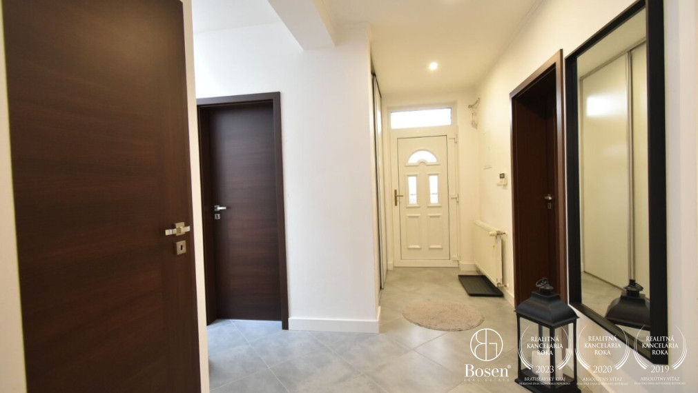 BOSEN | Veľkoryso riešený 5 izbový rodinný dom s bazénom