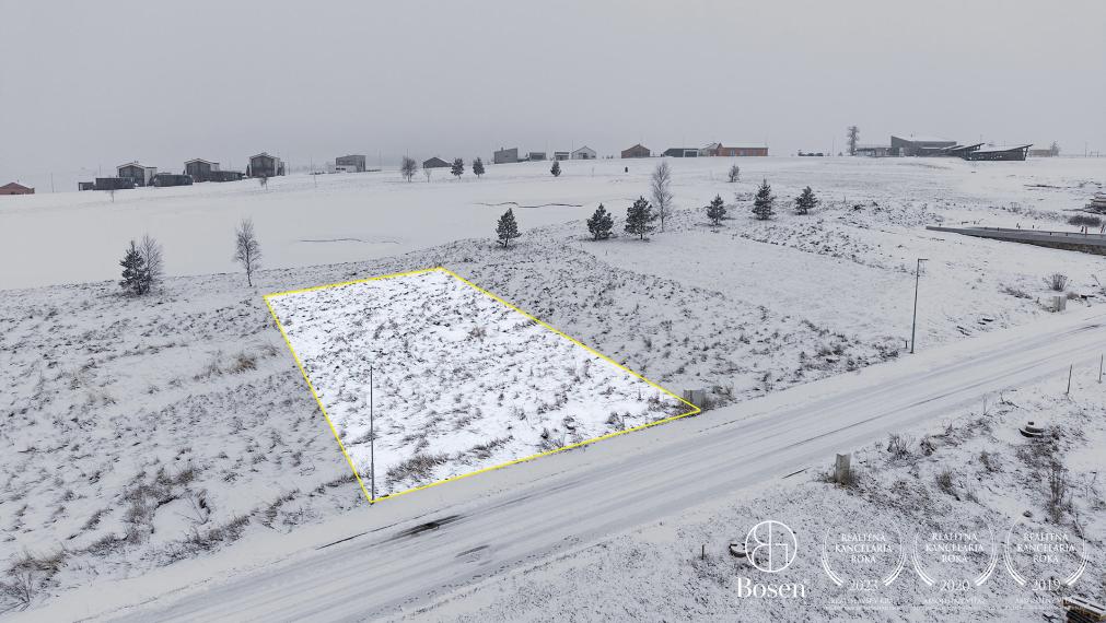 BOSEN| Stavebný pozemok, 701 m2, Malý Slavkov