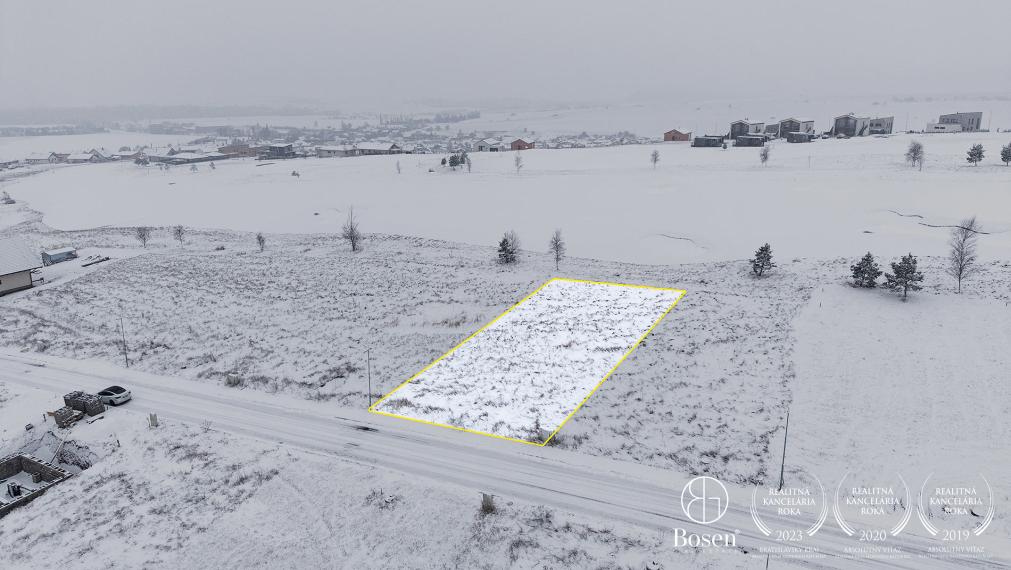 BOSEN| Stavebný pozemok, 701 m2, Malý Slavkov
