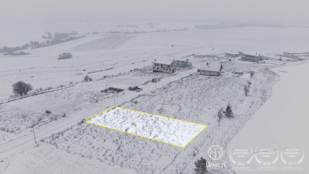 BOSEN| Stavebný pozemok, 701 m2, Malý Slavkov
