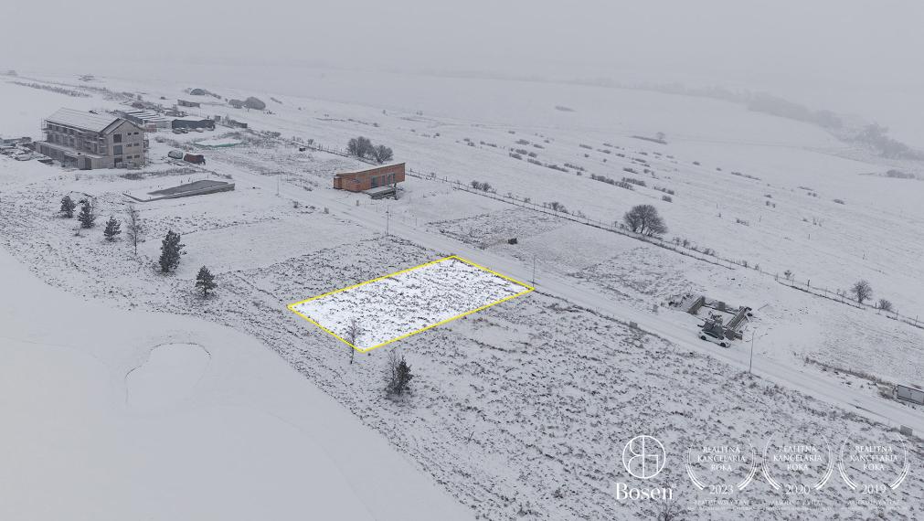 BOSEN| Stavebný pozemok, 701 m2, Malý Slavkov