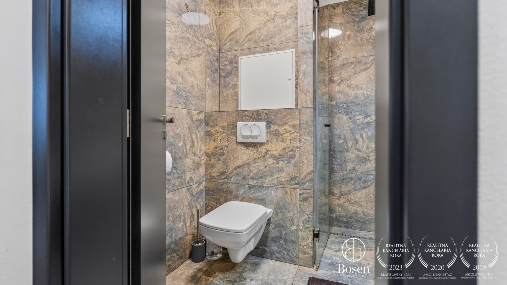 BOSEN | Na predaj zariadený 2i byt s parkovacím miestom