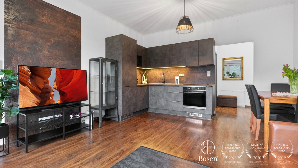 BOSEN | Na predaj zariadený 2i byt s parkovacím miestom