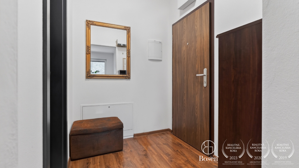 BOSEN | Na predaj zariadený 2i byt s parkovacím miestom