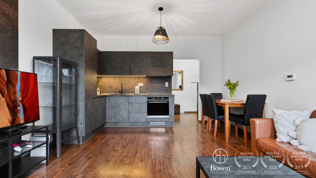 BOSEN | Na predaj zariadený 2i byt s parkovacím miestom
