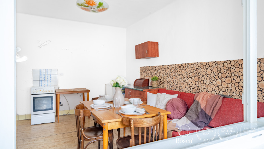 BOSEN | 3 izbový rodinný dom s veľkým pozemkom 1098 m2, Lopašov