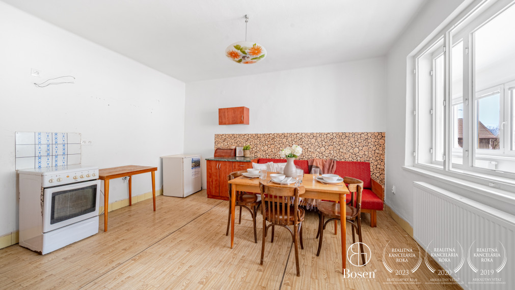 BOSEN | 3 izbový rodinný dom s veľkým pozemkom 1098 m2, Lopašov