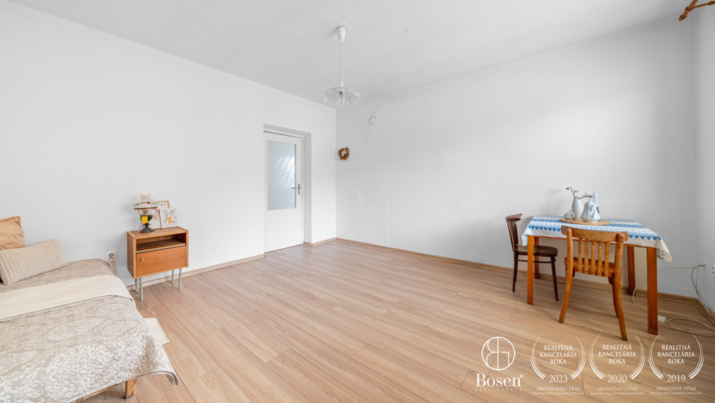 BOSEN | 3 izbový rodinný dom s veľkým pozemkom 1098 m2, Lopašov