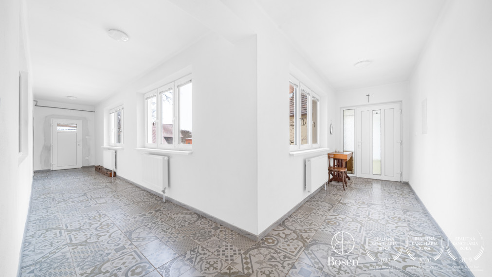 BOSEN | 3 izbový rodinný dom s veľkým pozemkom 1098 m2, Lopašov