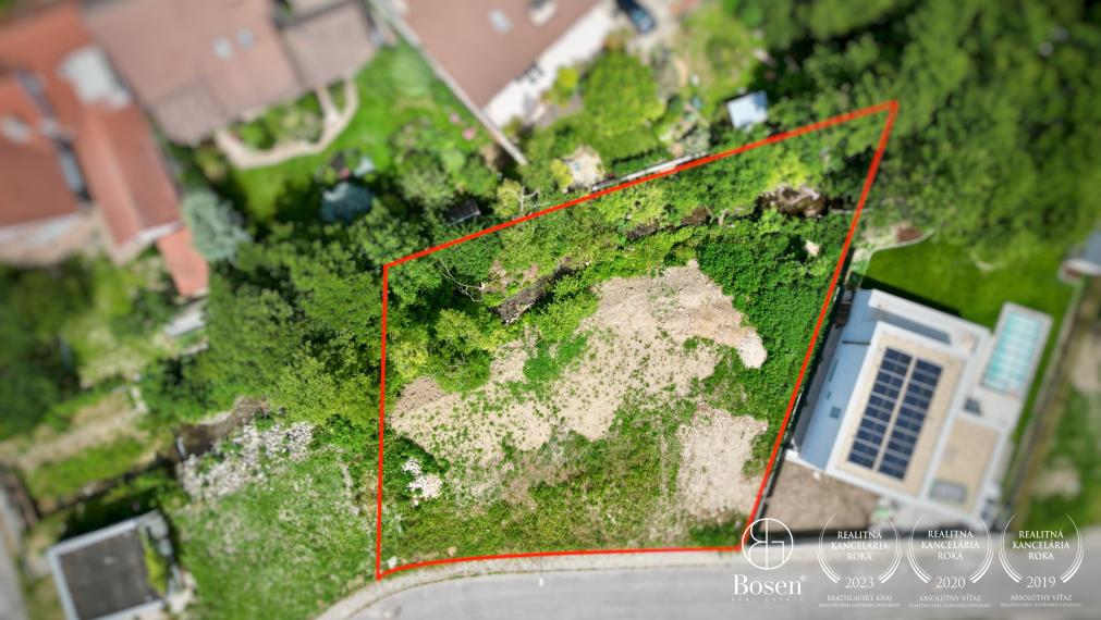 BOSEN | Building plot with a stream, Limbach, 1379 m²
