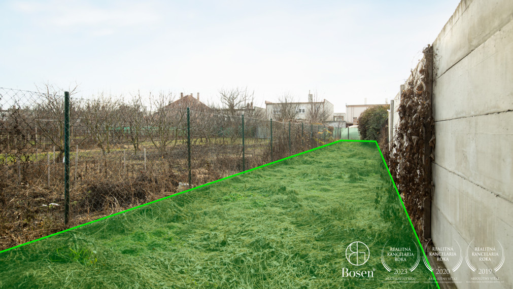 BOSEN | Veľký dvojpodlažný RD s terasou a garážami, Trhová Hradská