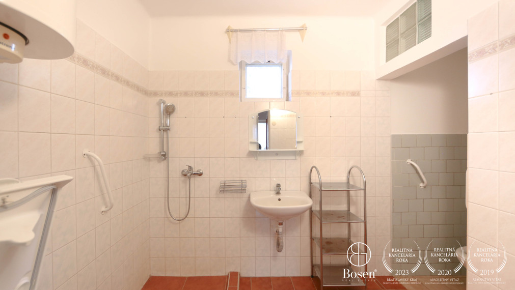 BOSEN | Rodinný dom s potenciálom pre bývanie aj investíciu