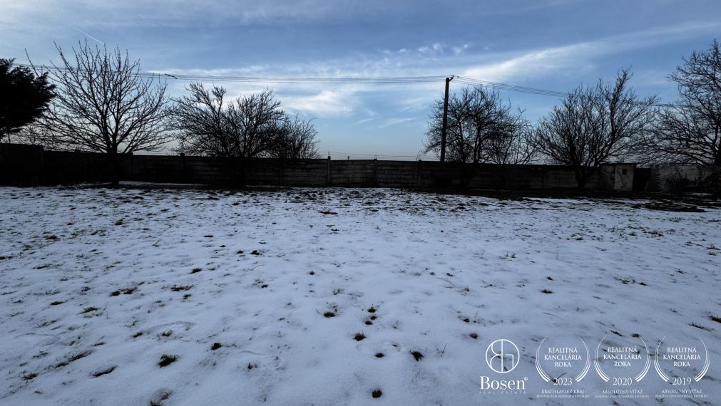 BOSEN I Investičný stavebný pozemok  s rozlohou 855 m2