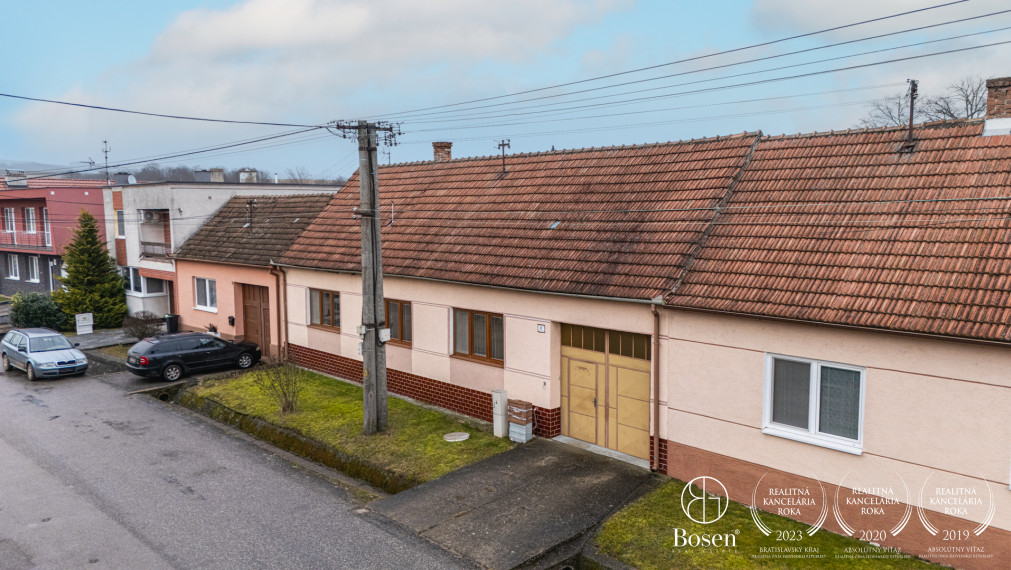 BOSEN | 3 izbový rodinný dom s veľkým pozemkom 1098 m2, Lopašov