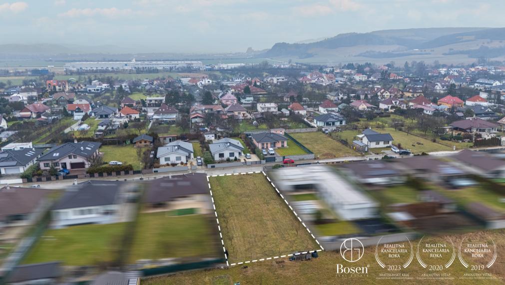 BOSEN | Stavebný pozemok 1096 m2 pre rodinný dom, Kočovce časť Rakoľuby
