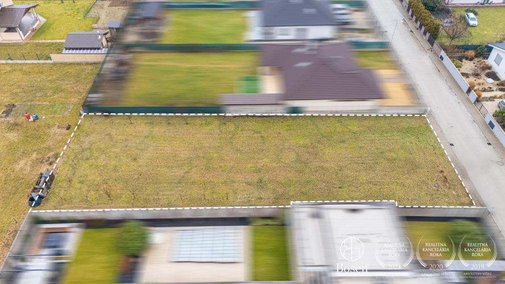 BOSEN | Stavebný pozemok 1096 m2 pre rodinný dom, Kočovce časť Rakoľuby