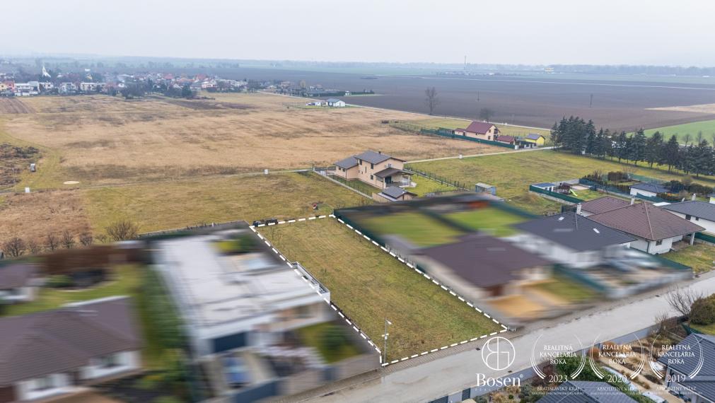 BOSEN | Stavebný pozemok 1096 m2 pre rodinný dom, Kočovce časť Rakoľuby