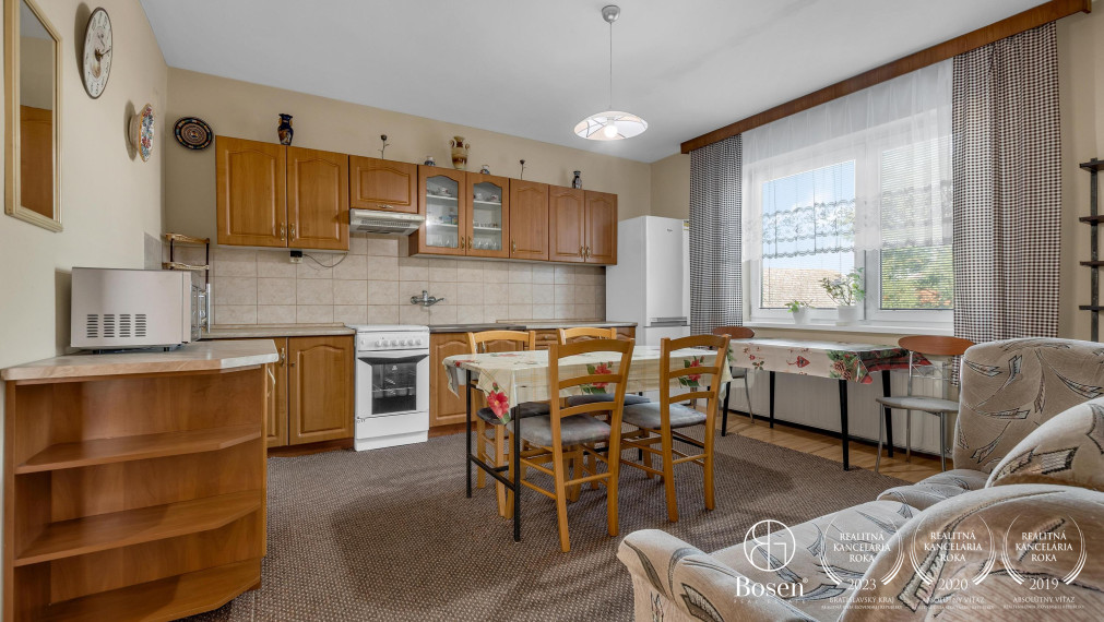 BOSEN | 4 izbový rodinný dom bez investícií, pozemok 666m2