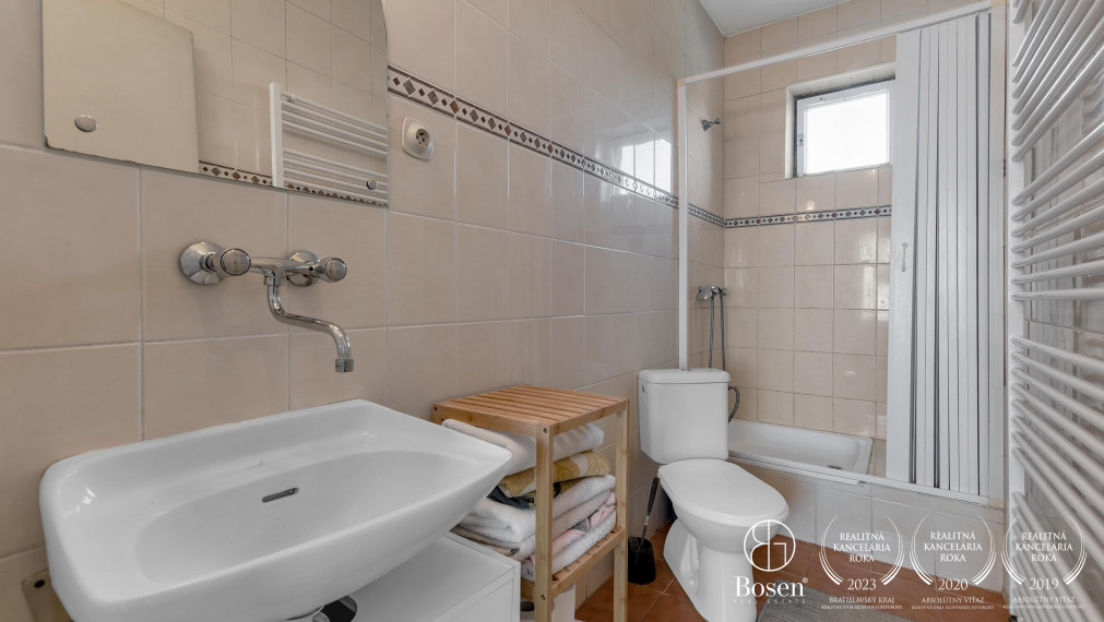 BOSEN | 4 izbový rodinný dom bez investícií, pozemok 666m2