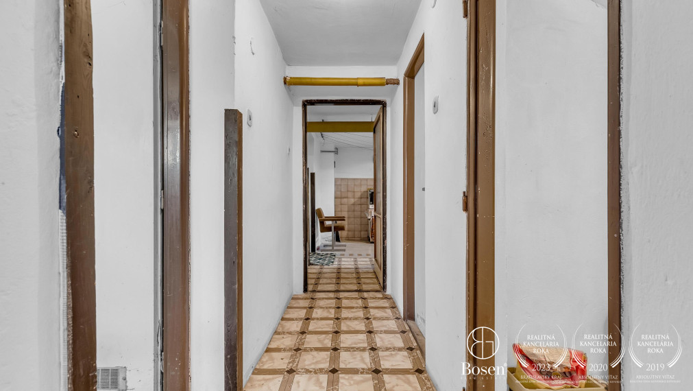 BOSEN | 4 izbový rodinný dom bez investícií, pozemok 666m2