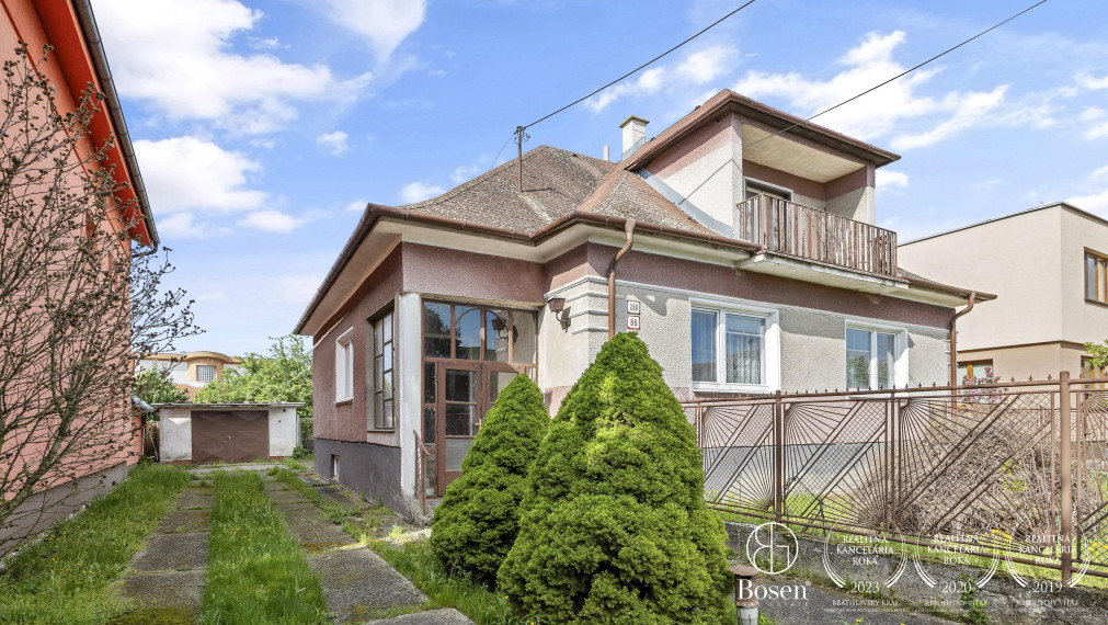 BOSEN | Rodinný dom s garážou v Rovinke, pozemok 914m2