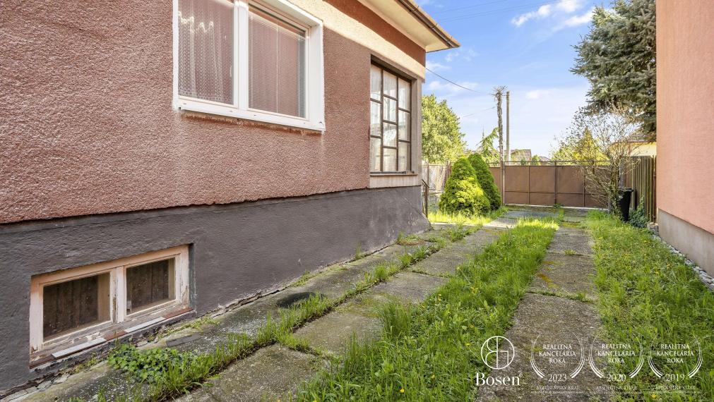BOSEN | Rodinný dom s garážou v Rovinke, pozemok 914m2