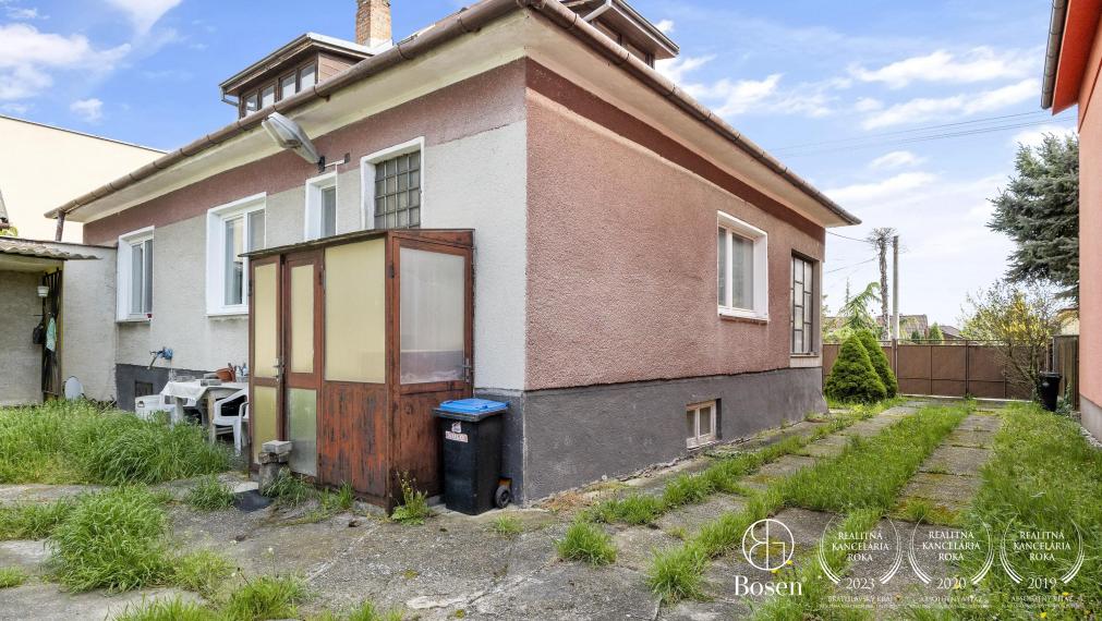 BOSEN | Rodinný dom s garážou v Rovinke, pozemok 914m2