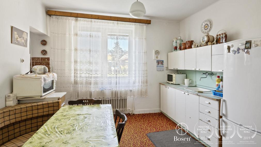 BOSEN | Rodinný dom s garážou v Rovinke, pozemok 914m2