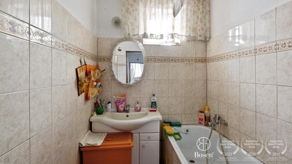 BOSEN | Rodinný dom s garážou v Rovinke, pozemok 914m2