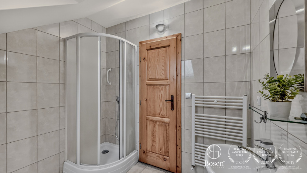 BOSEN | Prízemný rodinný dom s obytným podkrovím, Tornaľa, 604m2.