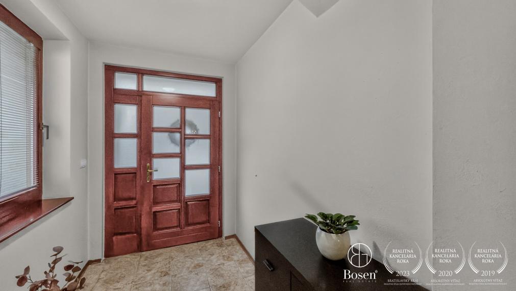 BOSEN | Prízemný rodinný dom s obytným podkrovím, Tornaľa, 604m2.