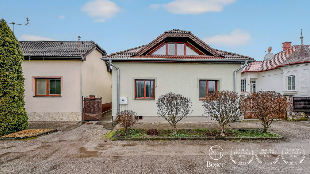 BOSEN | Prízemný rodinný dom s obytným podkrovím, Tornaľa, 604m2.