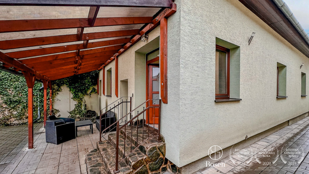 BOSEN | Prízemný rodinný dom s obytným podkrovím, Tornaľa, 604m2.