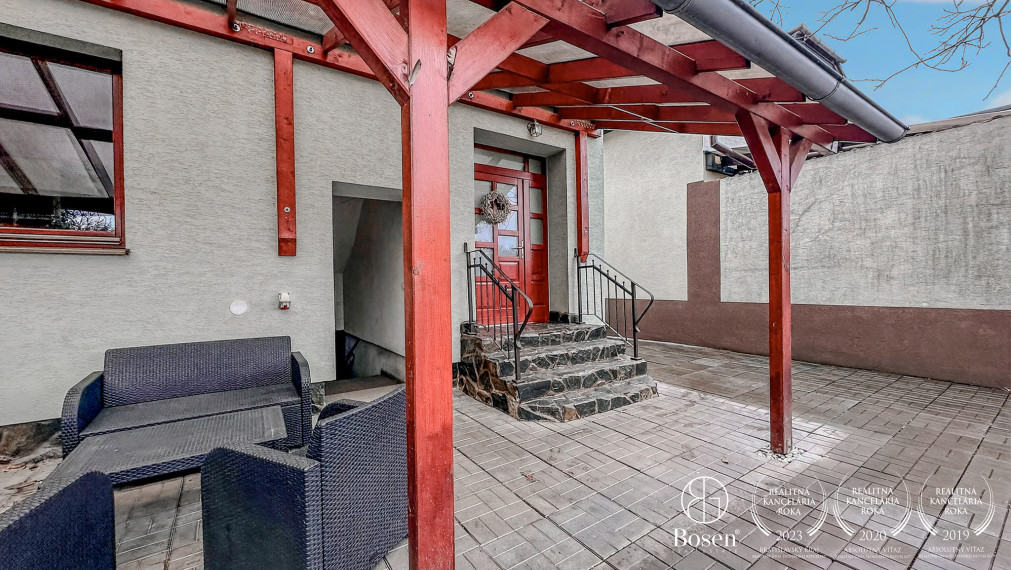 BOSEN | Prízemný rodinný dom s obytným podkrovím, Tornaľa, 604m2.